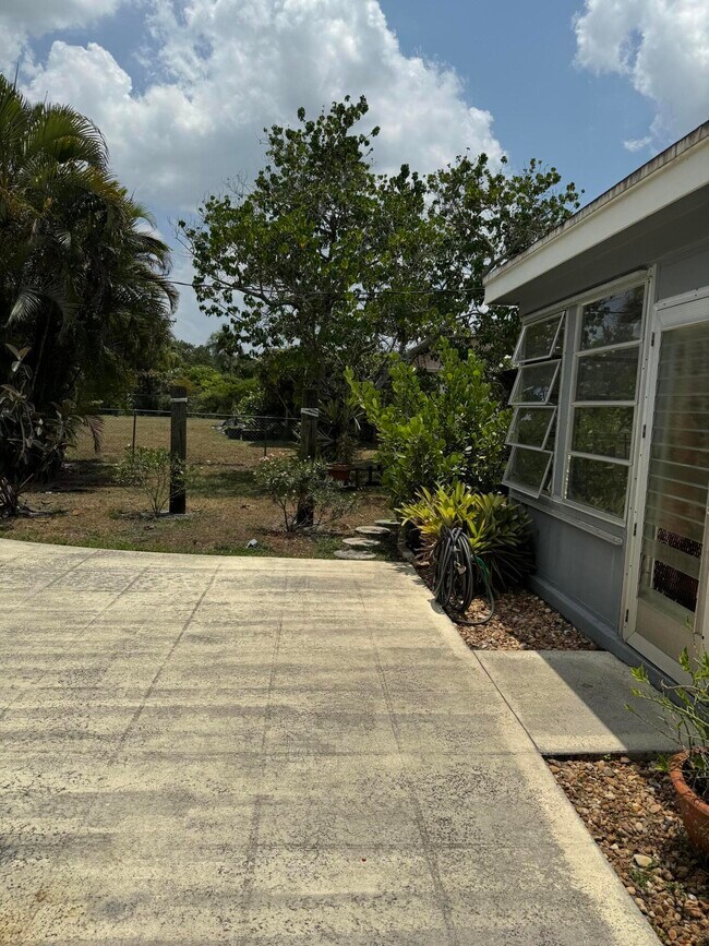 Building Photo - 3230 Pebble Beach Dr