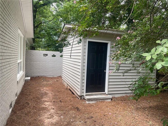 Building Photo - 846 Cone Rd