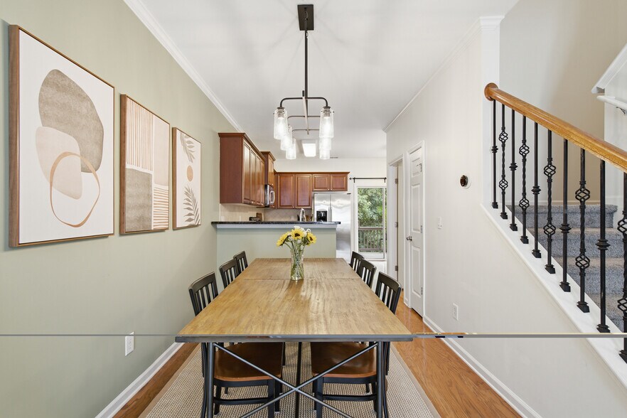 Dining room - 1225 Liberty Pky NW