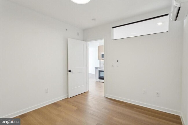 Building Photo - 828 N 2nd St