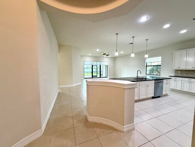 Building Photo - 2905 Siena Cir