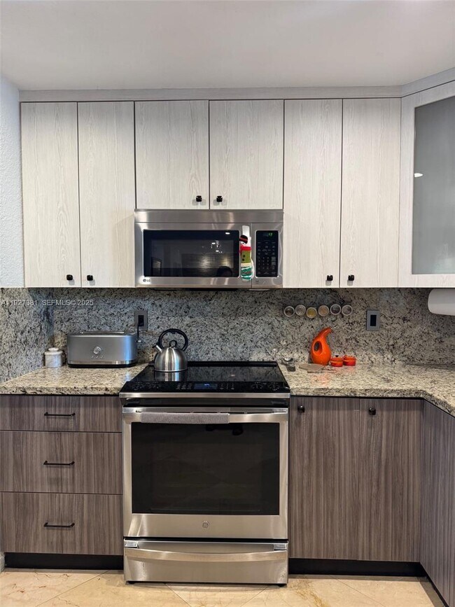 Building Photo - 10973 NW 53rd Ln