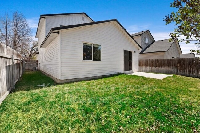 Building Photo - 3354 W Wave Dr