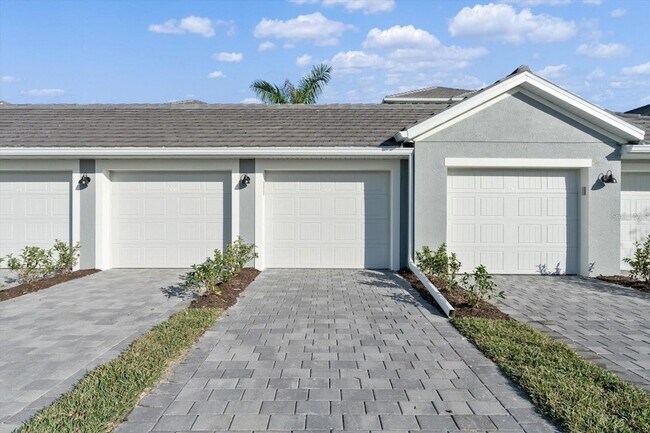 Building Photo - 12440 Wellen Golf St