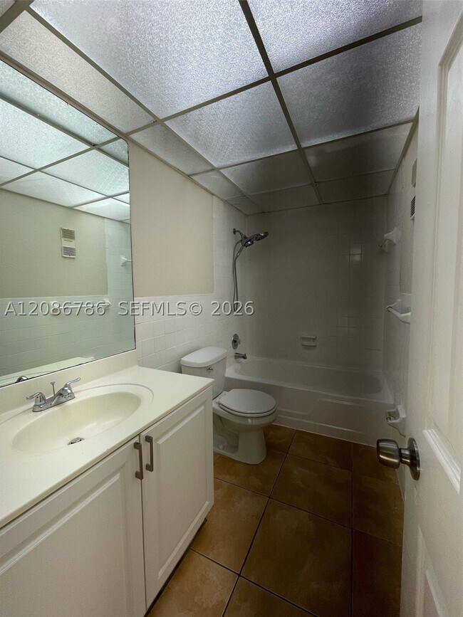 Building Photo - 6950 Miami Gardens Dr
