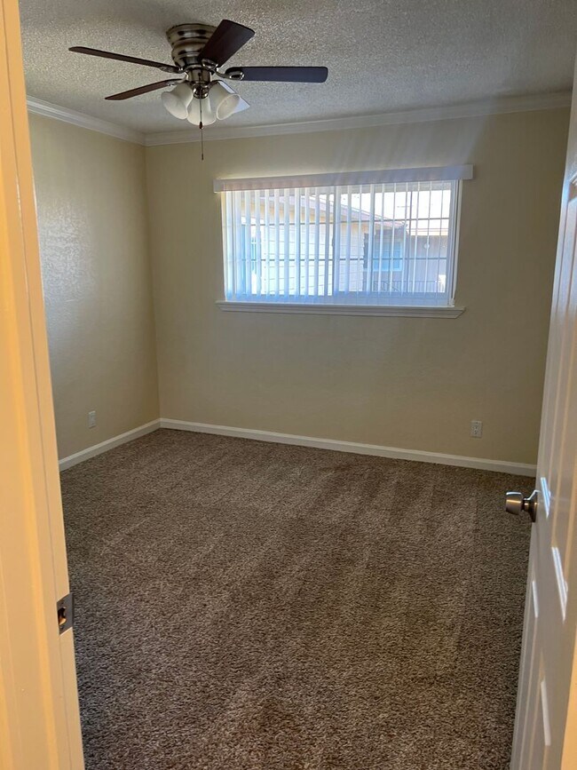 Building Photo - Welcome to SkyView Villa & Somerset Apartm...