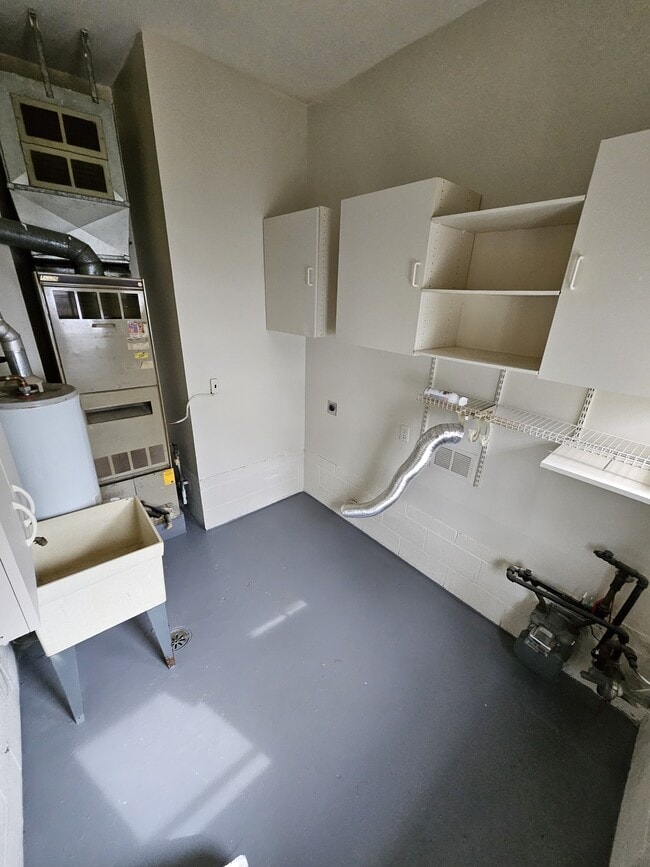 Building Photo - 17637 Prospect St