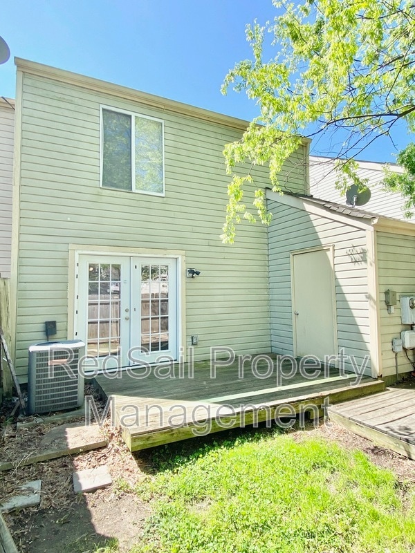 Building Photo - 30 Lucinda Ct