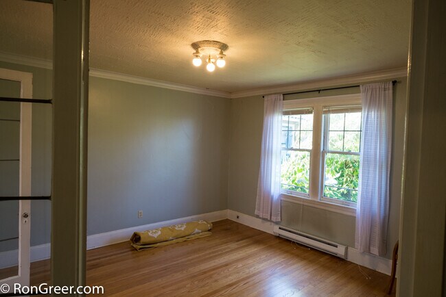 Building Photo - 2252 Alki Ave SW