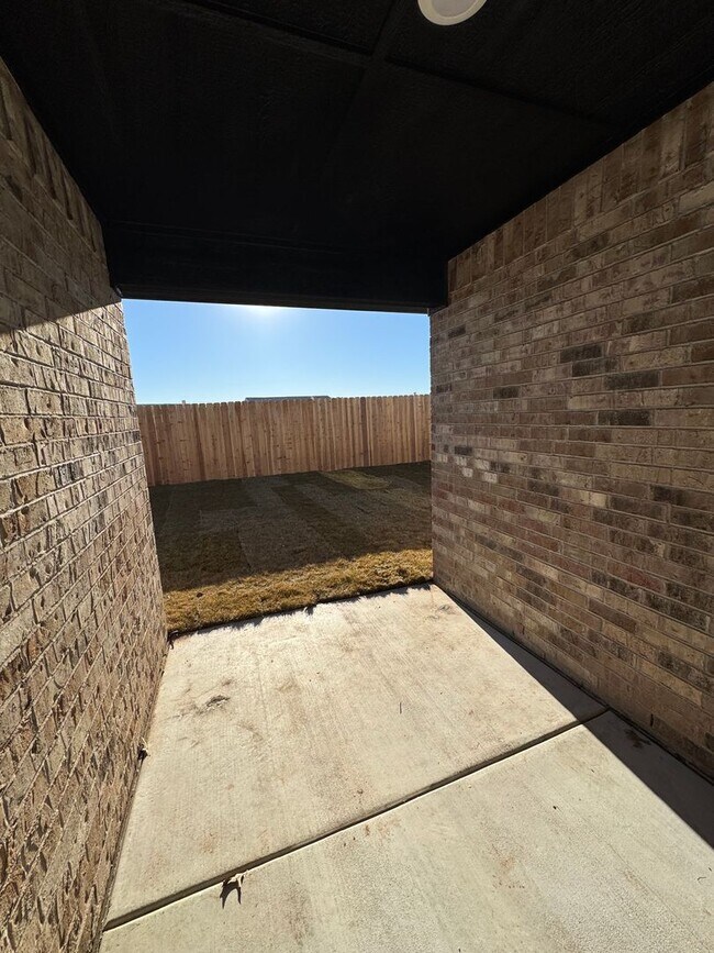 Building Photo - Located in the Glendale Area!!! New Build "Be the 1st to live HERE!!! 1/2 off special 1st month rent