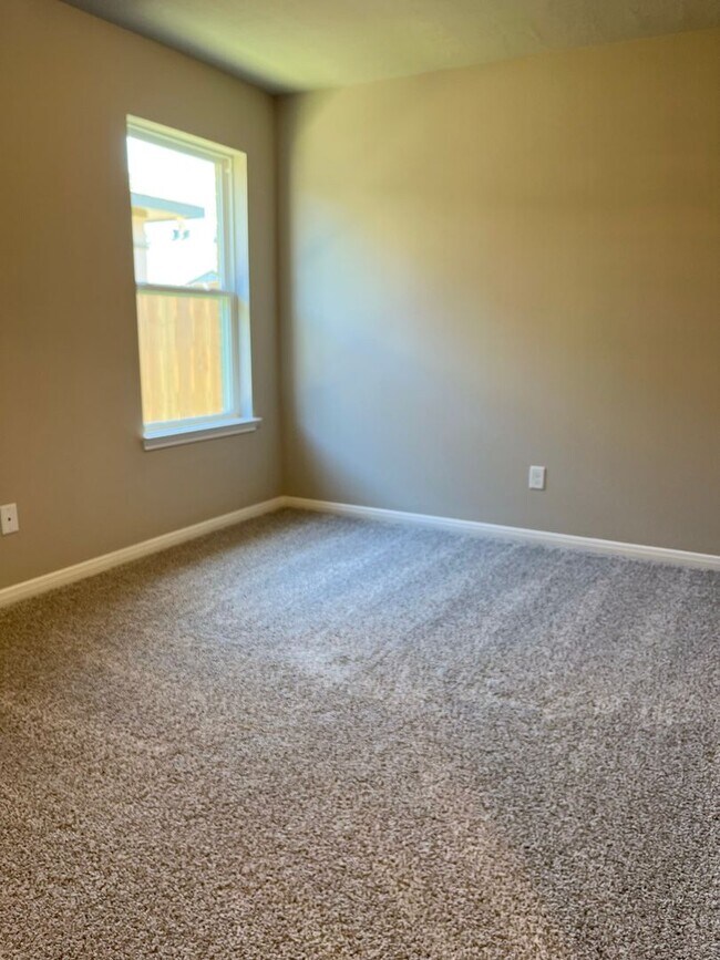 Building Photo - 3/2/2  in the beautiful  gated community of Point Aquarius WISD