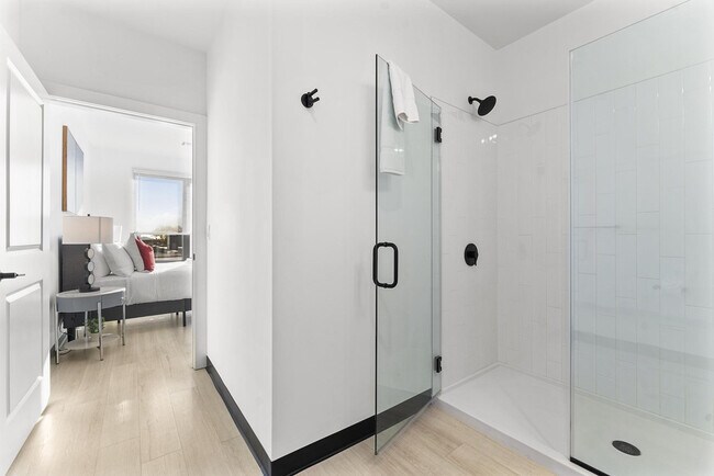 Building Photo - 600 Broadway-SI ID1240273P