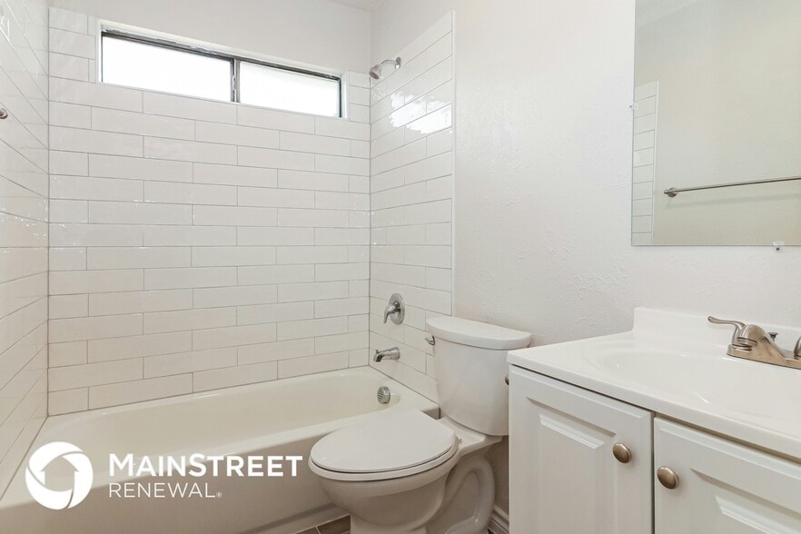 Building Photo - 2718 Holy Cross Ln