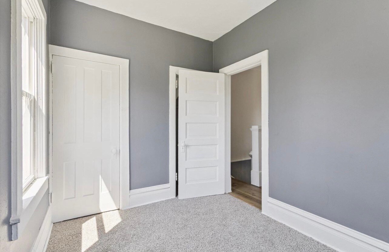 Building Photo - 1115 Laurel Ave