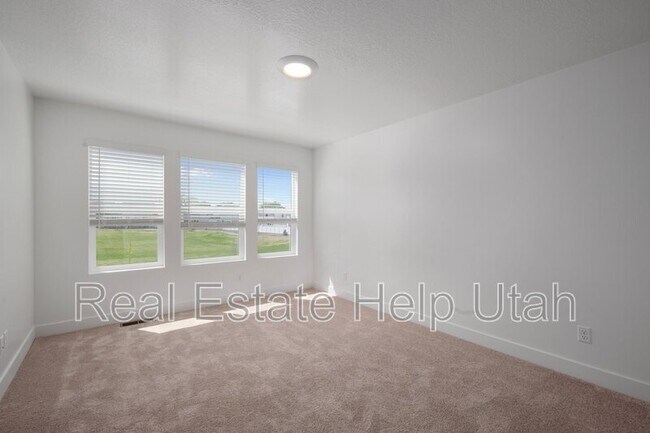 Building Photo - 281 W 1150 N