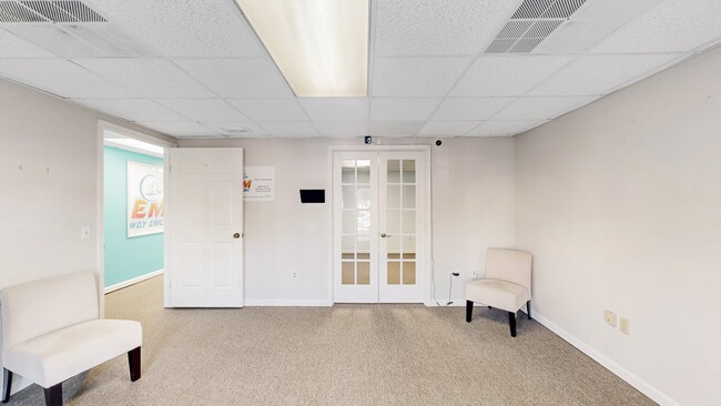 Building Photo - 383 W North St