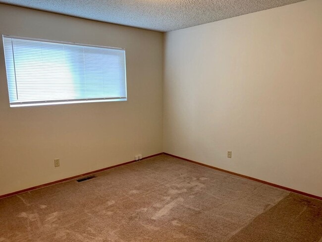 Building Photo - 3 bed 2 bath Monterey Home For Rent