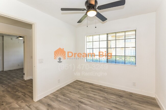 Building Photo - 2844 Oak Creek Dr