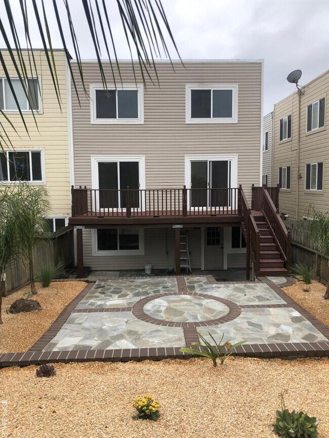 Building Photo - 2944 Taraval St