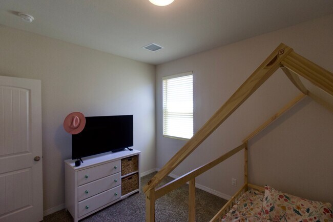 Building Photo - 51030 Hop Sage Pl