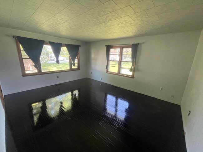 Building Photo - 100 Lane