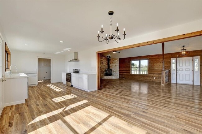 Building Photo - 501 Myers Creek Rd