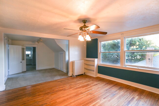 Building Photo - Charming 2 bed, 1 bath Condo in the heart of Denver