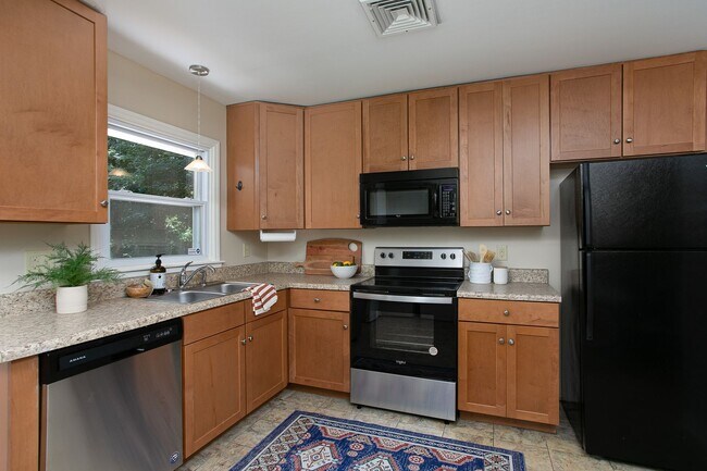 Building Photo - 433 Northside Dr