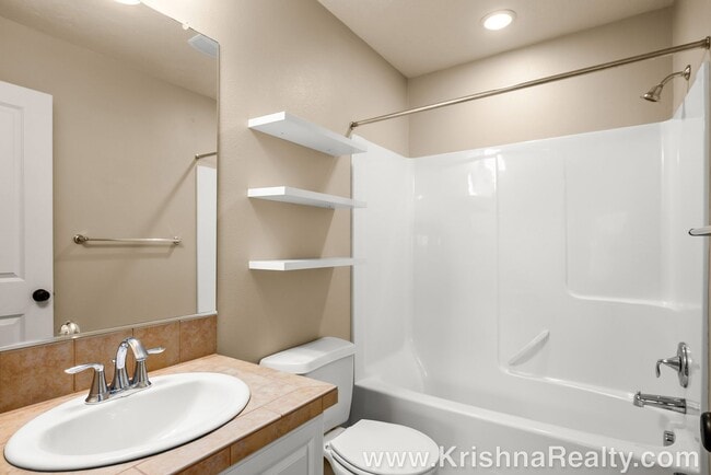 Building Photo - 15131 SW Canyon Wren Way