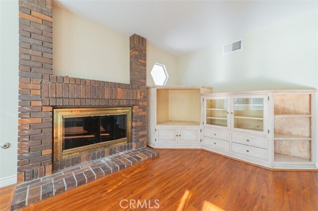 Building Photo - 8 Bayview