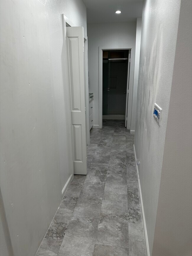 Hallway - 723 University Ave