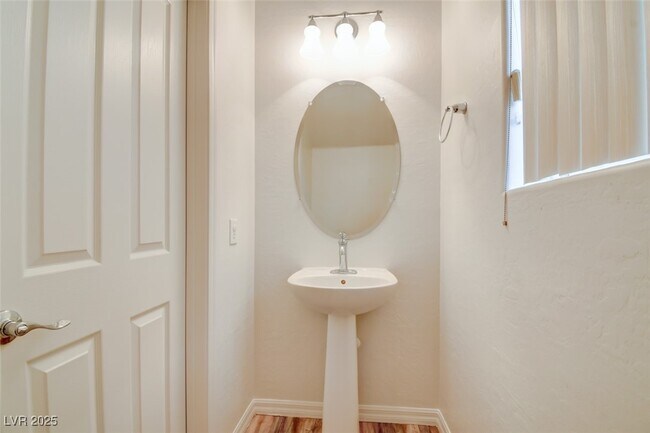 Building Photo - 2613 Romarin Terrace