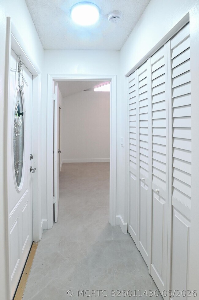 Building Photo - 1148 Summit Trail Cir