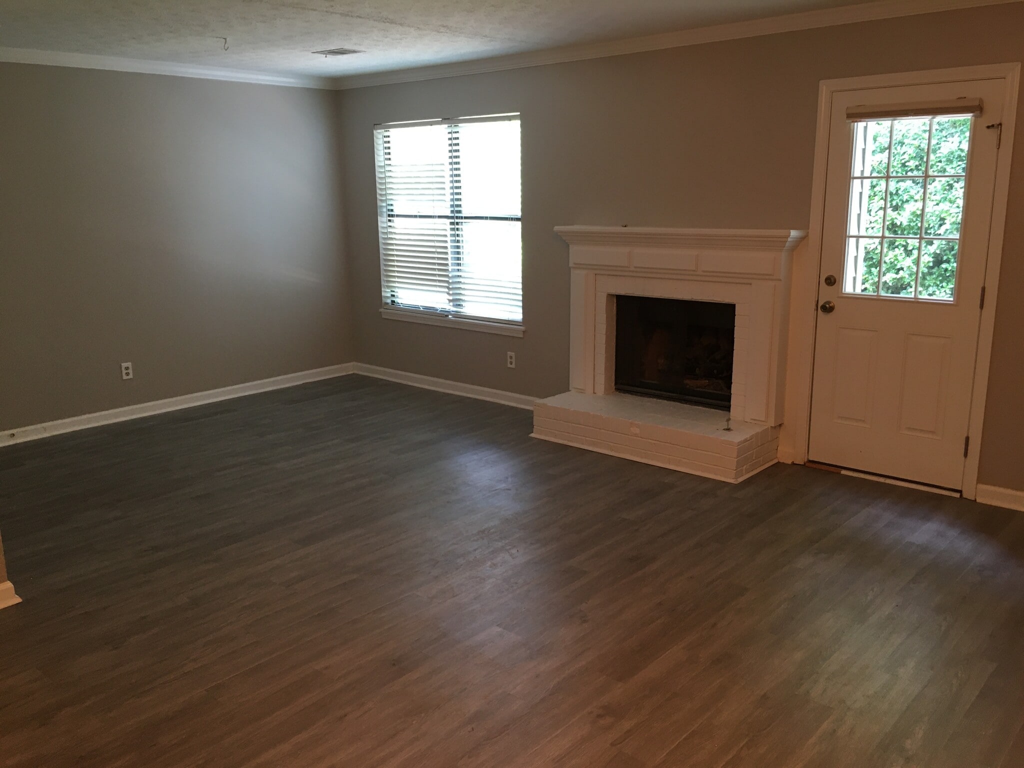 Living Room - 2110 Newport Lndg
