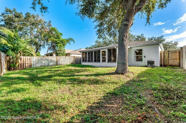 Building Photo - 1560 Vista Lake Cir