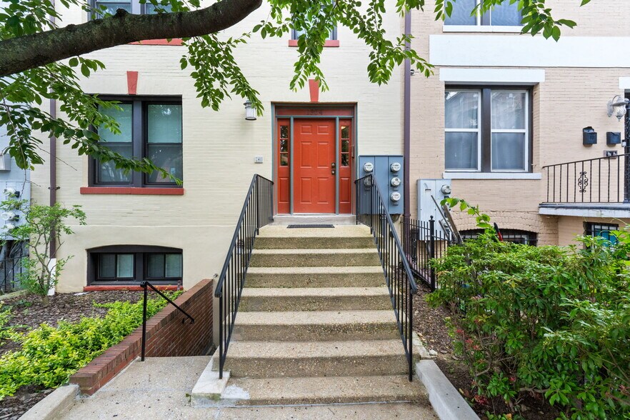 Building Photo - 1304 Belmont St NW