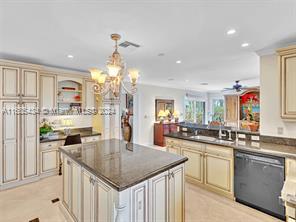 Building Photo - 449 Isle of Palms Dr