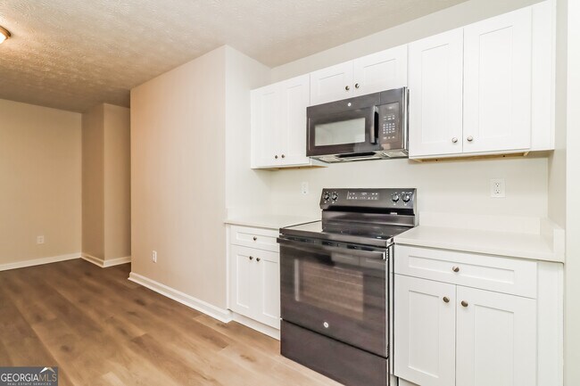 Building Photo - 129 Rosewood Dr