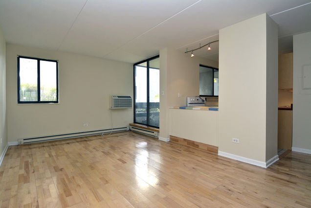 Building Photo - 330 W Miner St