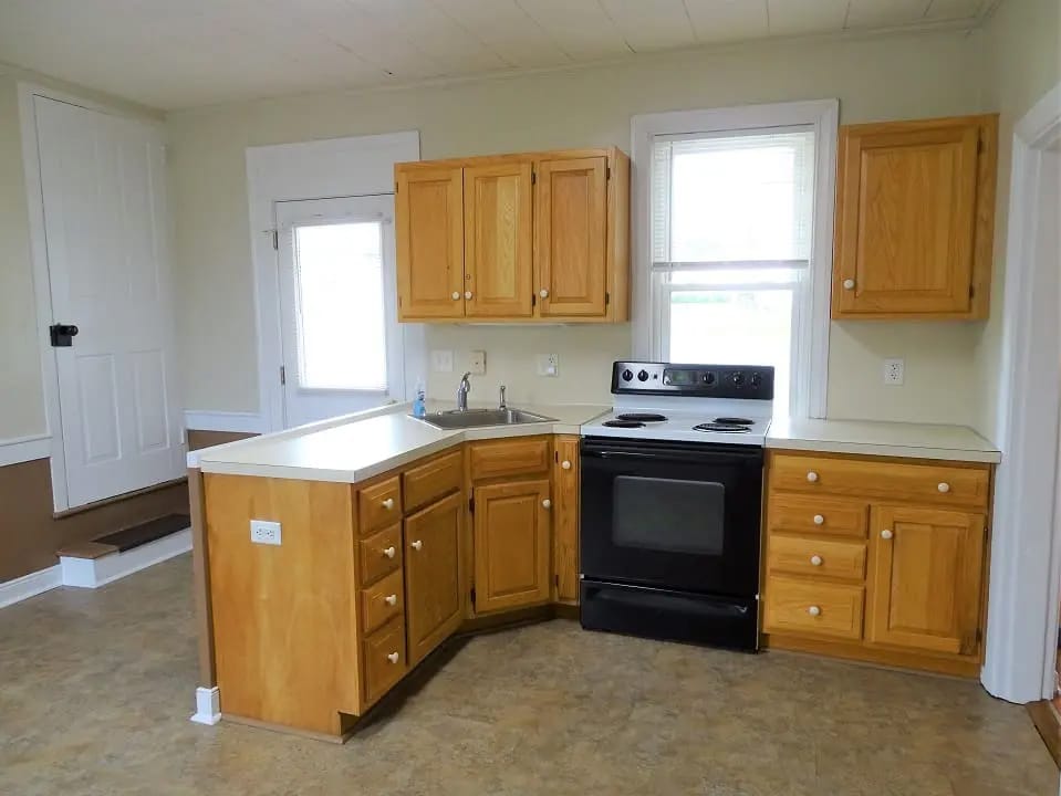 Building Photo - 145 E Main St