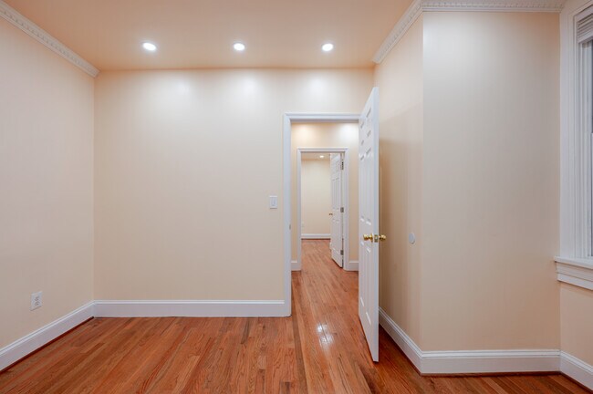 Building Photo - 1801 Otis St NE