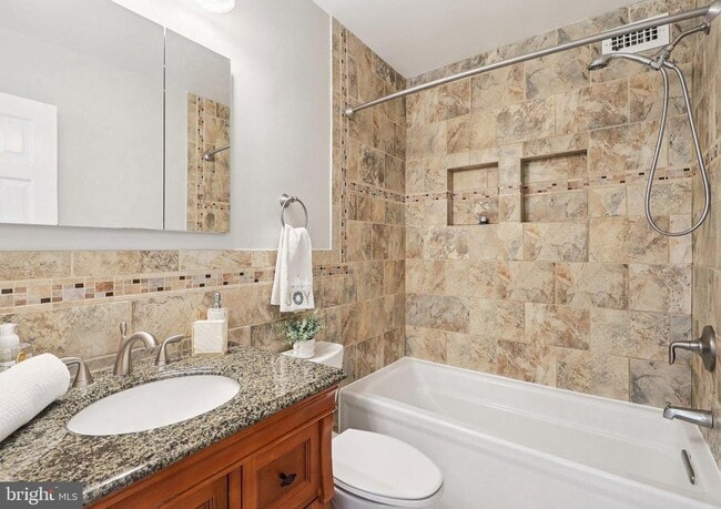 Building Photo - 4977 Battery Ln