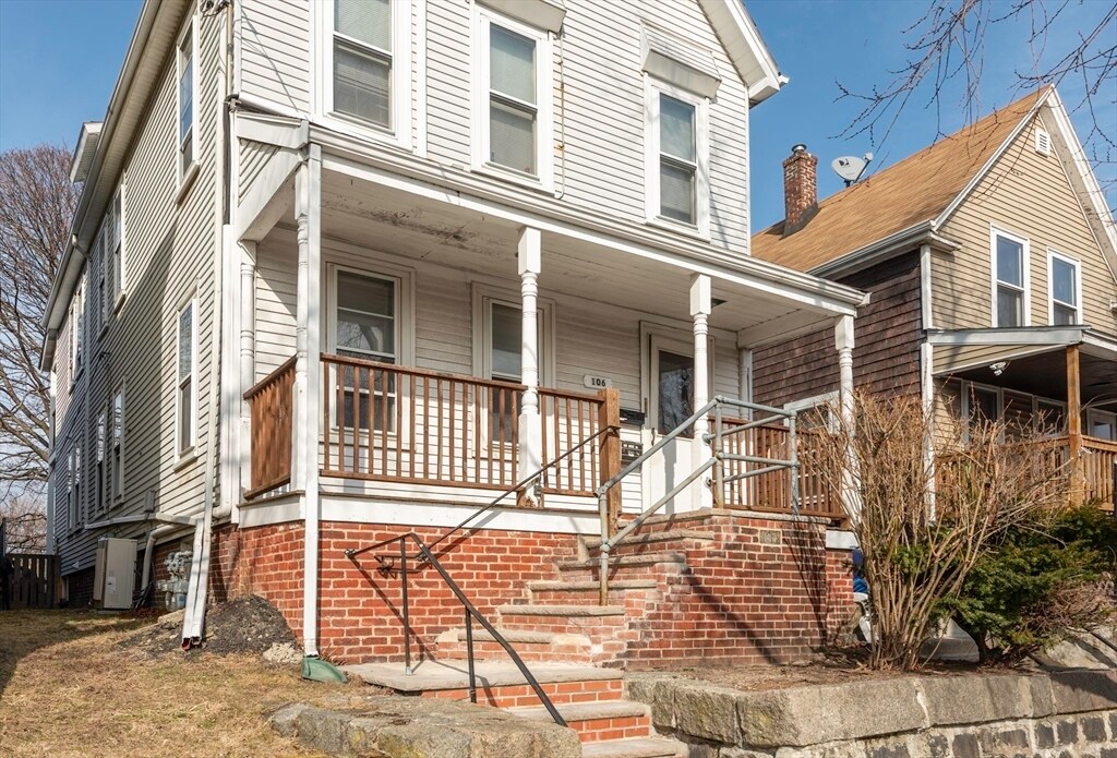 Building Photo - 108 Byron St