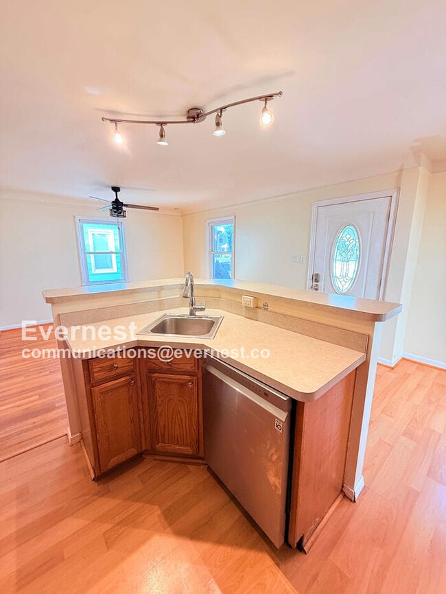 Building Photo - DEARBORN RENTAL: Single-Family Home with D...