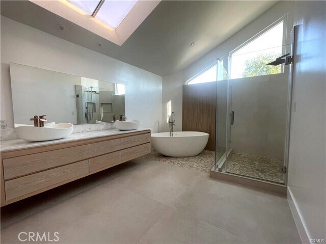 Building Photo - 1 Tamizar