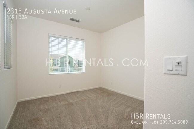 Building Photo - Ellis Community - Four Bedroom Home Over 3...