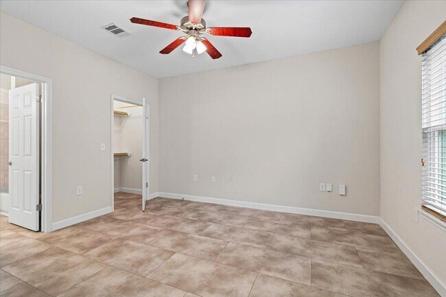 Building Photo - 5604 Northdale Dr