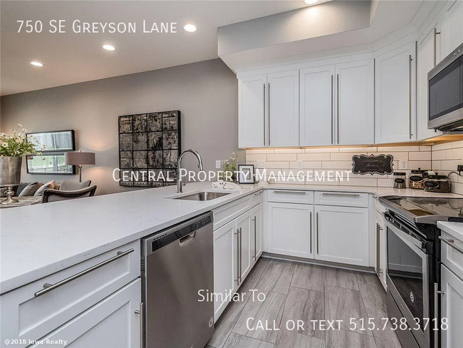 Building Photo - 750 SE Greyson Ln