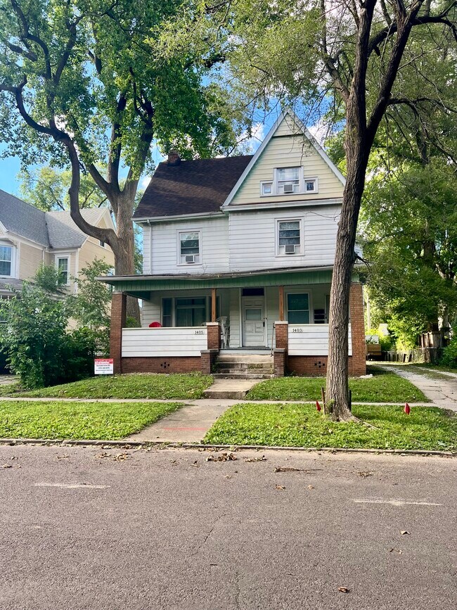 Building Photo - 1405 W Barker Ave