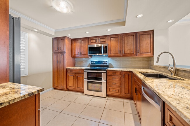 Building Photo - 995 N Hwy A1A